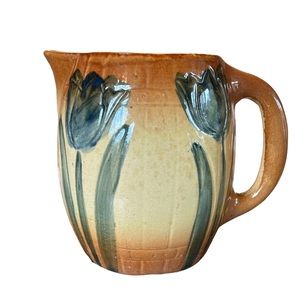Roseville Pottery Pitcher. Tulip. 7.5”